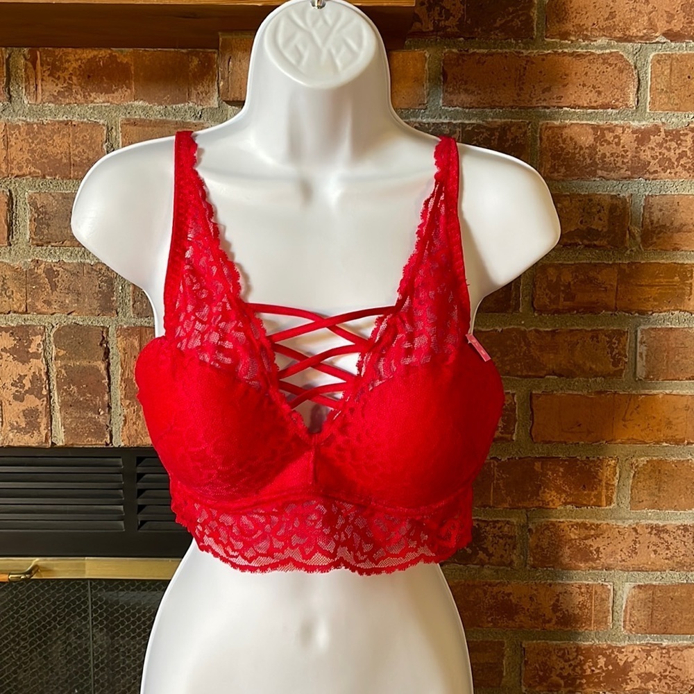 NWT Victoria's Secret Red Lace Push-Up Bralette